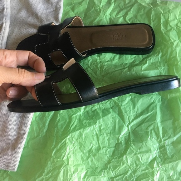 *SOLD* Hermès Oran Sandals - Picture 3 of 10